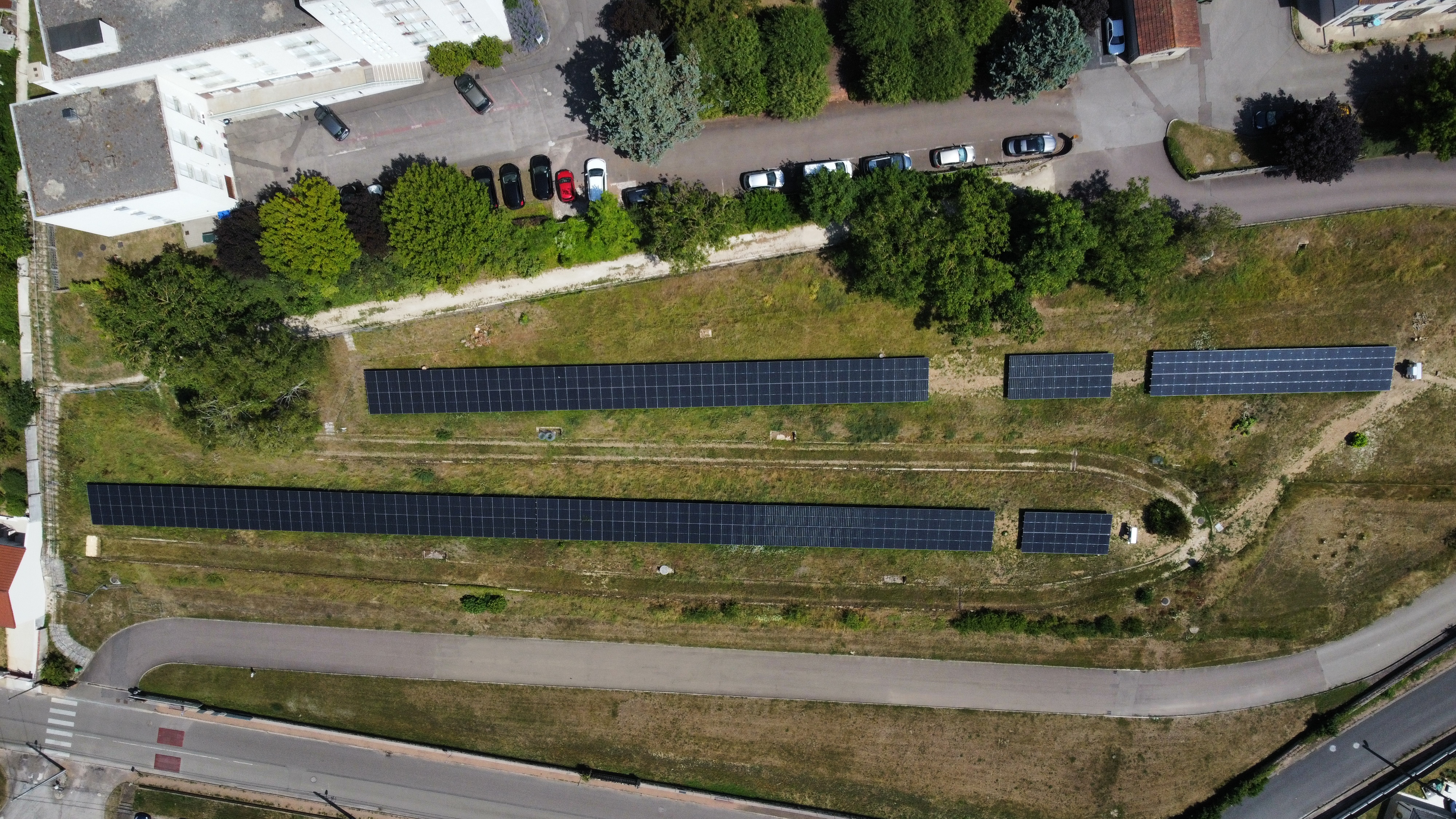 Planair accompagne la Maison Départementale de Retraite de l’Yonne (MdrY) dans sa transition énergétique avec une centrale photovoltaïque au sol